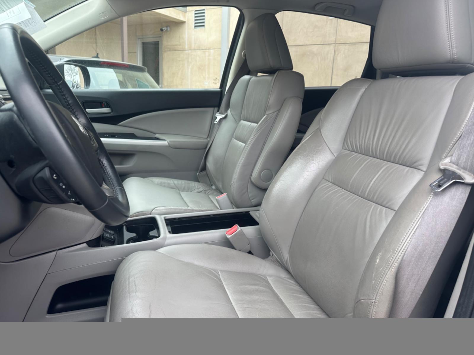 2012 Gray /Gray Honda CR-V LEATHER (2HKRM3H74CH) with an 4 Cylinder engine, Automatic transmission, located at 30 S. Berkeley Avenue, Pasadena, CA, 91107, (626) 248-7567, 34.145447, -118.109398 - Photo #6